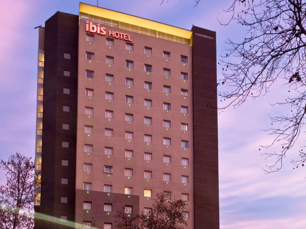 Ibis Santiago Providencia Hotel Bagian luar foto